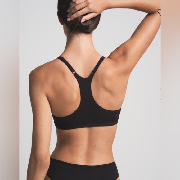 NWT SKIMS Fits Everybody Racerback Bralette Black Size Medium - Picture 1 of 7